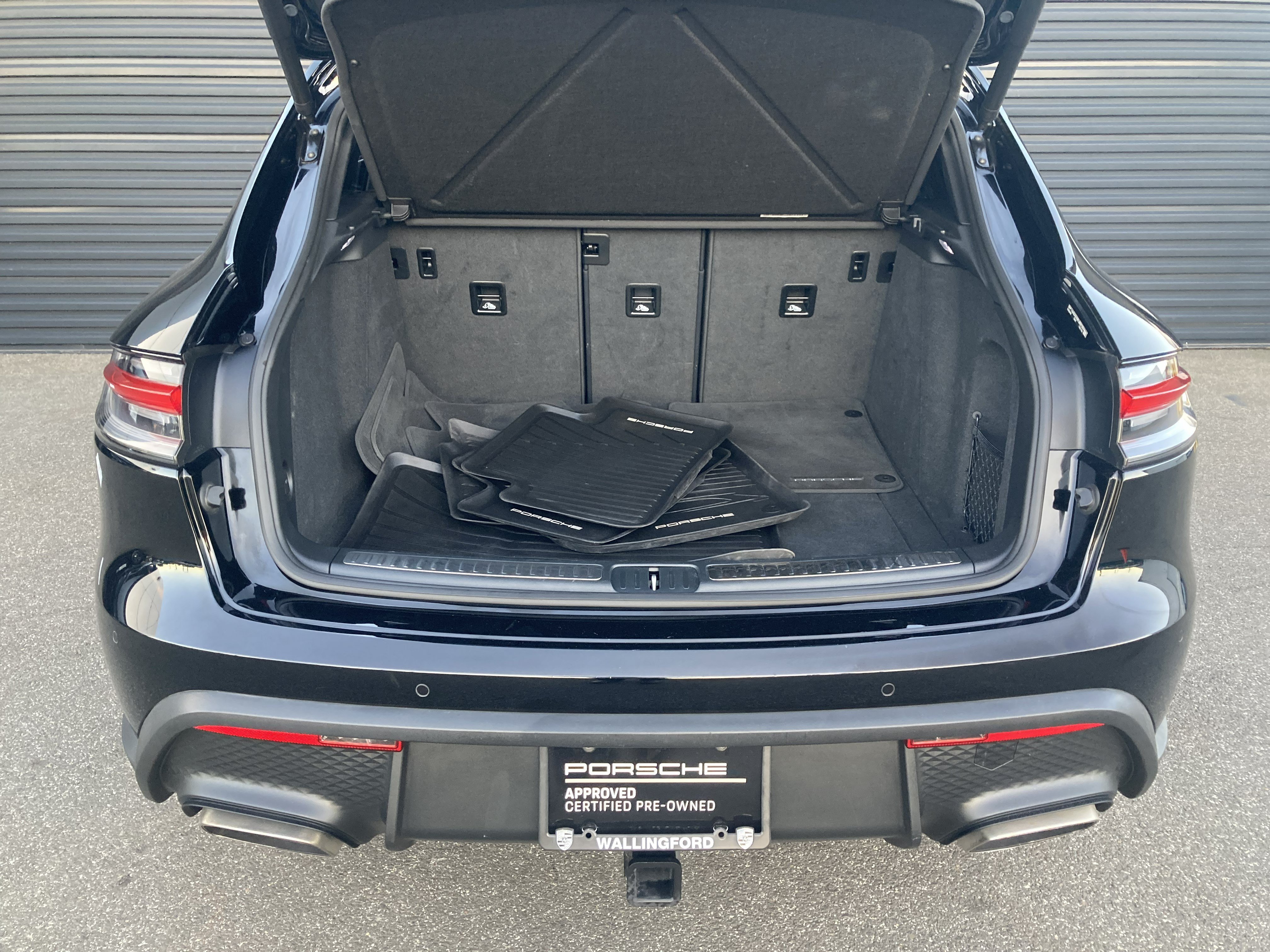 Certified 2024 Porsche Macan AWD/4WD image 24