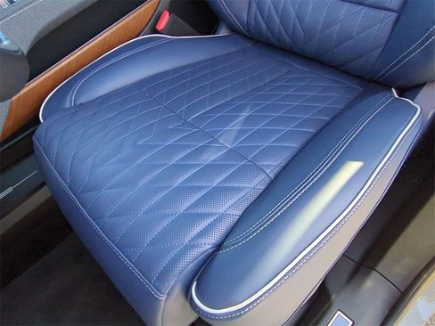 Used 2026 Cadillac Vistiq Premium Luxury image 21