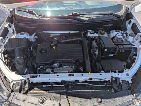 Used 2023 Chevrolet Equinox LT w/ Driver Convenience Package AWD/4WD image 32