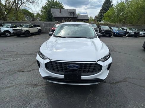 Used 2024 Ford Escape Active AWD/4WD image 2
