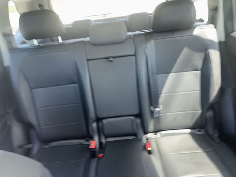 Used 2020 Volkswagen Tiguan SEL FWD image 20