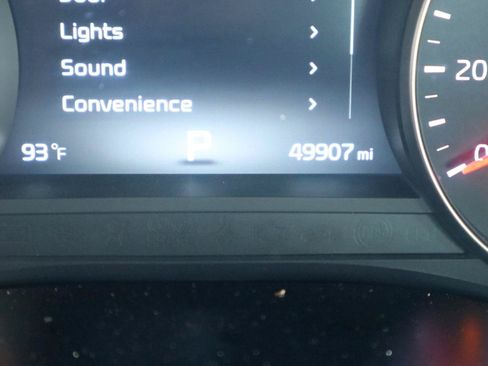 Used 2017 Kia Cadenza Technology FWD image 19
