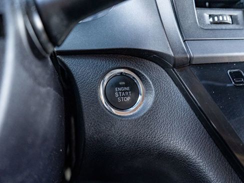 Used 2016 Toyota Sienna SE Premium image 27