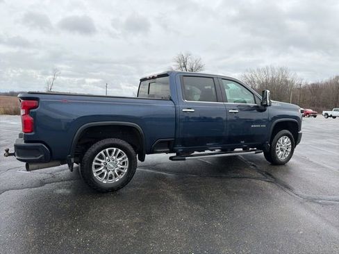 Used 2020 Chevrolet Silverado 2500 High Country w/ Technology Package image 3