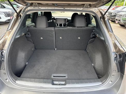 Used 2025 Nissan Kicks SV w/ Charging Package FWD image 16