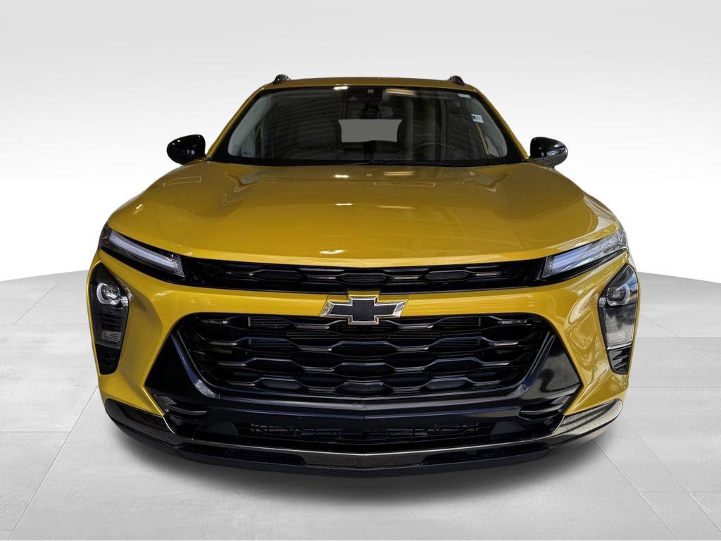 Used 2025 Chevrolet Trax ACTIV w/ Sunroof Package FWD image 2