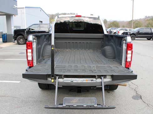 Used 2022 Ford F250 Lariat w/ Lariat Value Package image 9
