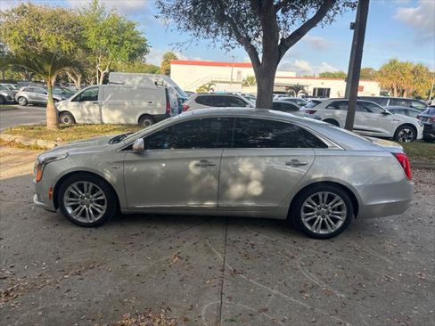 Used 2018 Cadillac XTS Luxury image 11