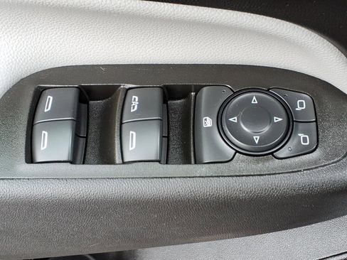 Used 2024 Chevrolet Equinox LS w/ LS Convenience Package image 23