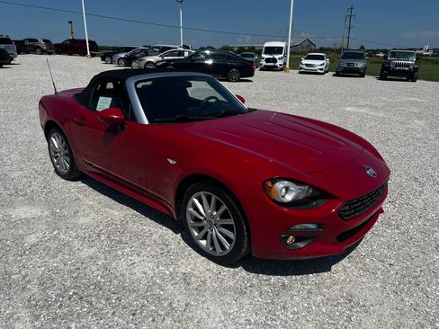 Used 2017 FIAT 124 Spider Lusso RWD image 1