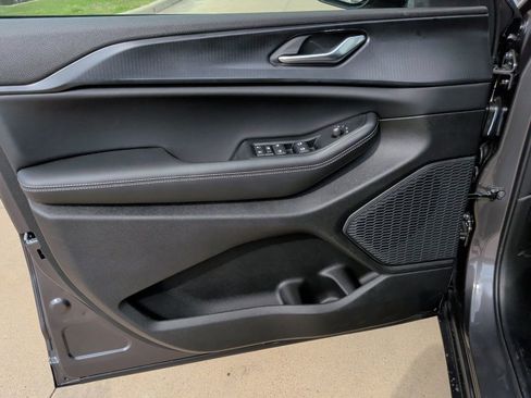 New 2025 Jeep Grand Cherokee L Altitude image 11