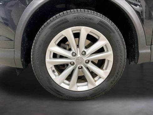 Used 2018 Nissan Rogue Sport SV AWD/4WD image 33