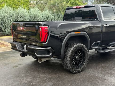 Used 2024 GMC Sierra 3500 Denali w/ Denali Reserve Package AWD/4WD image 10