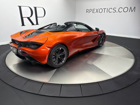 Used 2020 McLaren 720S Spider RWD image 8