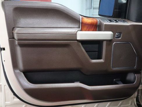 Used 2018 Ford F150 King Ranch w/ Equipment Group 601A Luxury AWD/4WD image 34