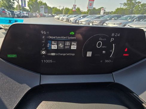 Used 2024 Toyota Prius LE AWD/4WD image 20