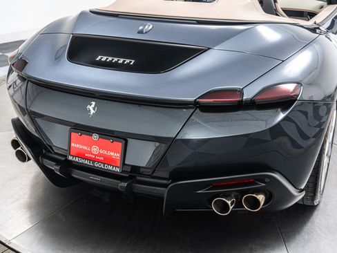 Used 2025 Ferrari Roma Spider RWD image 38