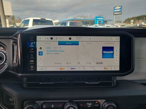 New 2025 Jeep Gladiator Sport image 28