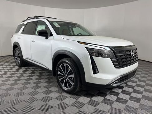 New 2026 Nissan Pathfinder Platinum AWD/4WD image 3