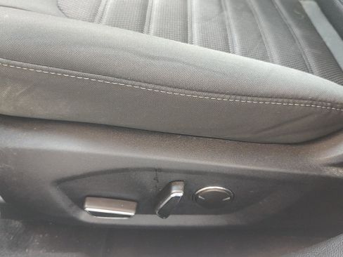 Used 2020 Ford Fusion SE FWD image 3