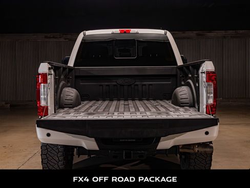 Used 2019 Ford F350 Lariat image 8