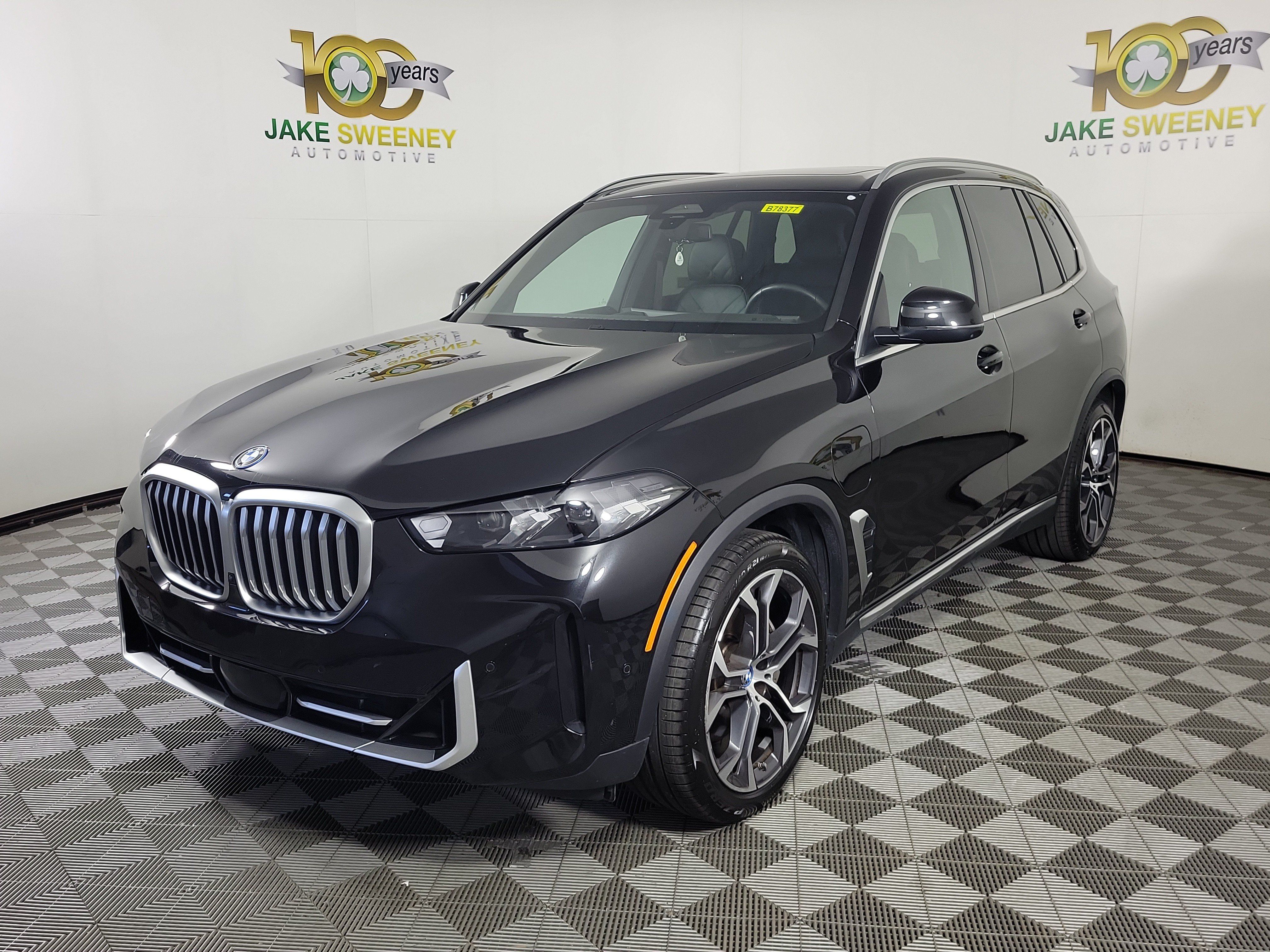 Certified 2024 BMW X5 xDrive50e w/ Climate Comfort Package AWD/4WD image 3