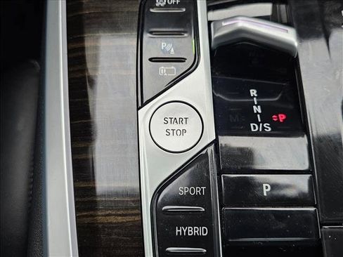 Used 2024 BMW X5 xDrive50e image 28