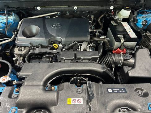 Used 2019 Toyota RAV4 XLE w/ Convenience Package AWD/4WD image 10