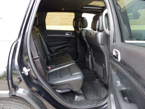 Used 2021 Jeep Grand Cherokee Limited AWD/4WD image 32