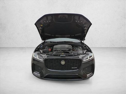 Used 2025 Jaguar F-PACE R-Dynamic S AWD/4WD image 4