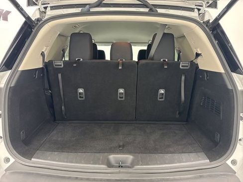 Used 2025 Nissan Pathfinder SV FWD image 26