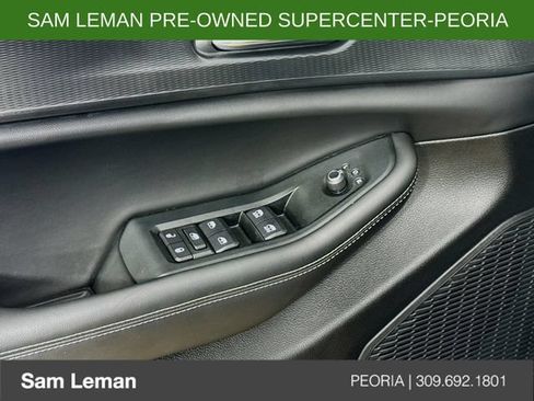Used 2024 Jeep Grand Cherokee L Laredo RWD image 17