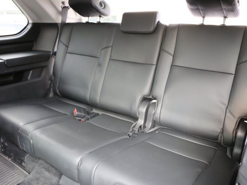 Used 2024 Toyota Sequoia Limited w/ Tow Technology Package AWD/4WD image 33
