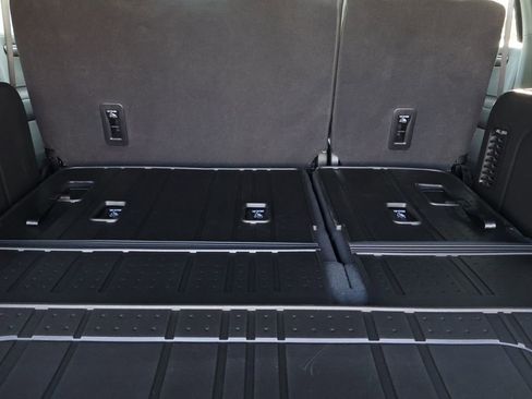 New 2026 Chevrolet Suburban LS image 41