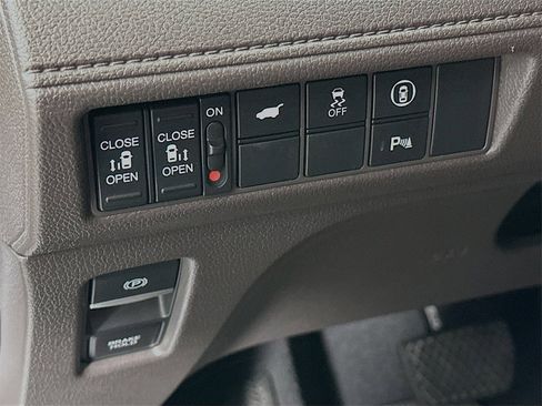 Certified 2021 Honda Odyssey Touring image 13