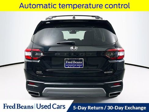 Used 2024 Honda Pilot Touring image 7