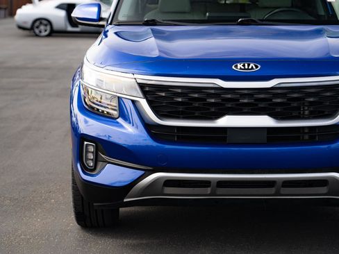 Used 2021 Kia Seltos SX w/ SX Sunroof Package AWD/4WD image 5