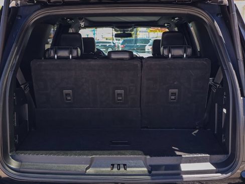 Used 2019 Ford Expedition XLT w/ Equipment Group 202A AWD/4WD image 16
