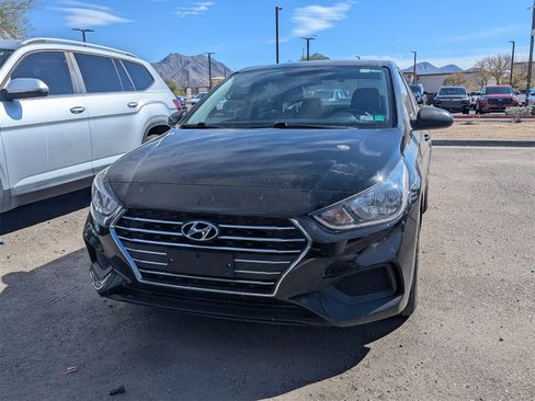 Used 2019 Hyundai Accent SE image 2