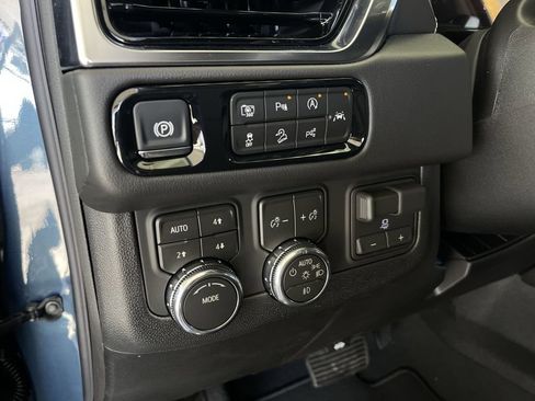 New 2026 GMC Yukon Elevation AWD/4WD image 18