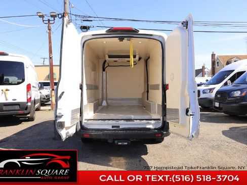 Used 2019 Ford Transit 250 130 Medium Roof RWD image 6