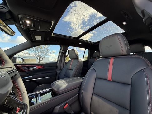 New 2026 Chevrolet Traverse RS image 26