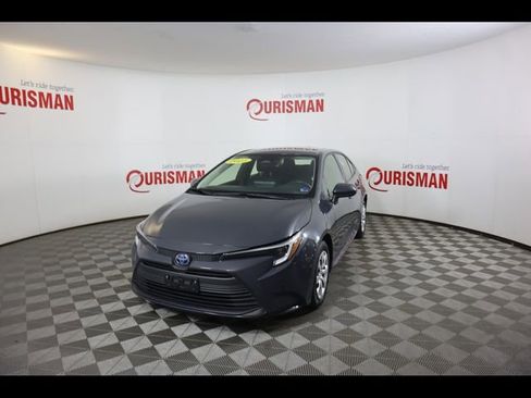 Used 2023 Toyota Corolla LE w/ Carpet Mat Package (TMS) FWD image 2