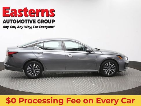 Used 2023 Nissan Altima 2.5 SV w/ SV Premium Package FWD image 44