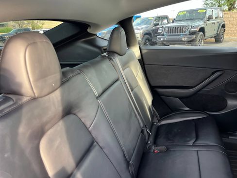 Used 2023 Tesla Model Y Performance AWD/4WD image 19
