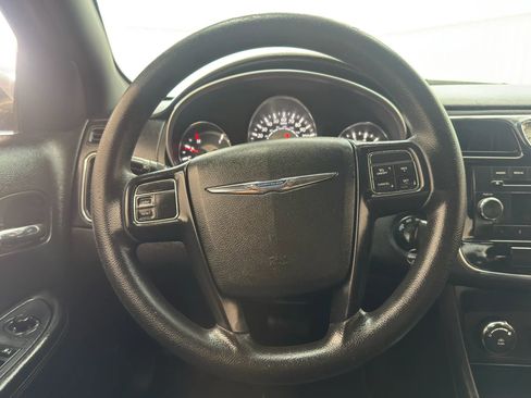 Used 2014 Chrysler 200 LX image 18