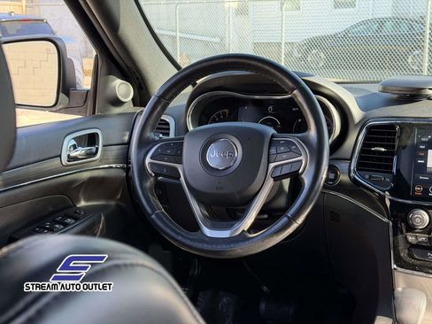 Used 2019 Jeep Grand Cherokee Limited image 23