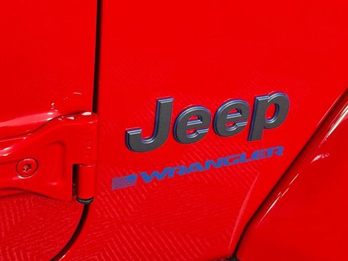 Used 2024 Jeep Wrangler Unlimited image 13