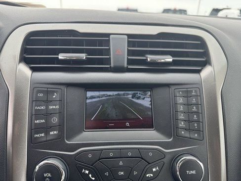 Used 2017 Ford Fusion SE image 18