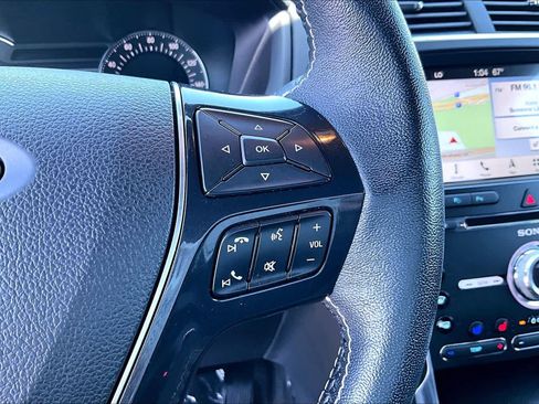 Used 2017 Ford Explorer Platinum AWD/4WD image 22
